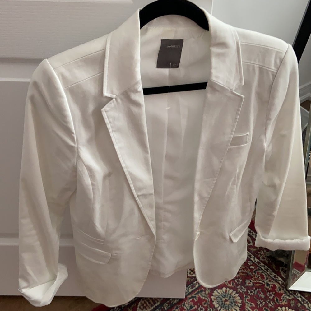 Size M white blazer Smart Set